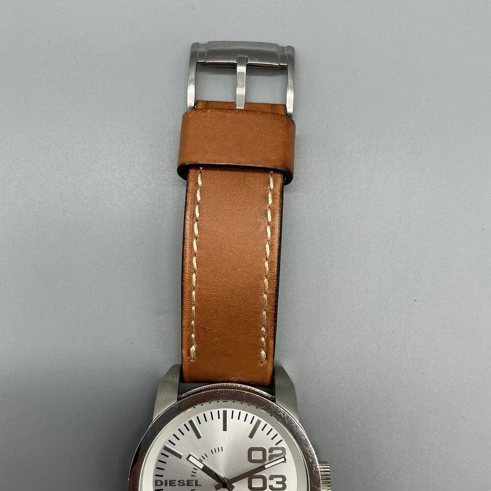 Diesel DZ-5381 Mens Watch 46mm Silver Tone Brown Leather 10 BAR New Battery